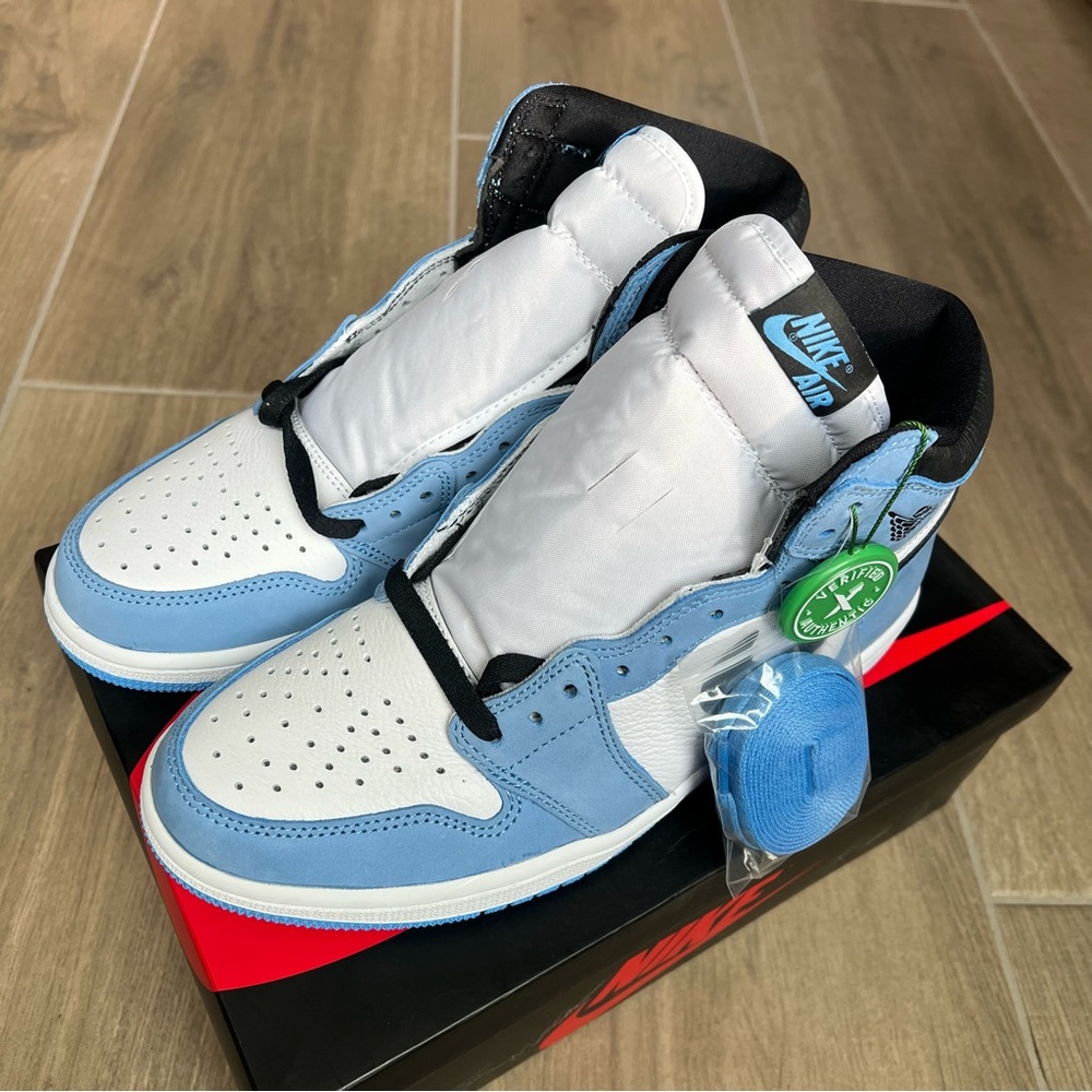 Air Jordan 1 Retro High OG - Picture 1 of 9